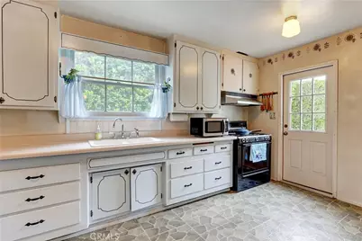 11142 Gaynor, Granada Hills, CA 91344 - Photo 12