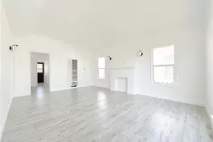 345 E Colden St, Los Angeles, CA 90003 - Photo 2