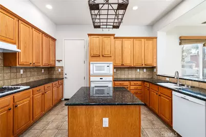 26153 Mission, Loma Linda, CA 92354 - Photo 20