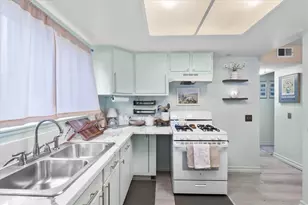 711 W 1st St, Santa Ana, CA 92701 - Photo 8