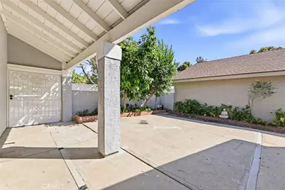 1585 Camelot, Corona, CA 92882 - Photo 4