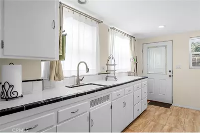 25107 Prospect, Loma Linda, CA 92354 - Photo 16