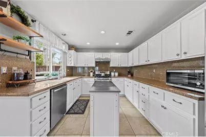 11389 Magnolia Street, Corona, CA 92883 - Photo 16