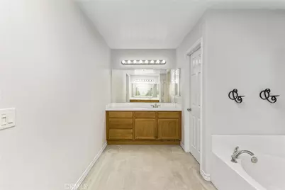 7101 Lemon Grass Avenue, Eastvale, CA 92880 - Photo 36