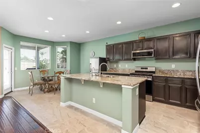 7101 Lemon Grass Avenue, Eastvale, CA 92880 - Photo 8