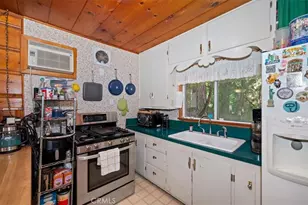 23940 Cresta Dr, Crestline, CA 92325 - Photo 12