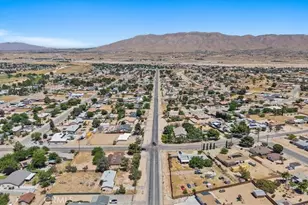 18298 Danbury, Hesperia, CA 92345 - Photo 40