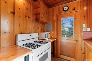 612 Rose Ln, Twin Peaks, CA 92391 - Photo 10