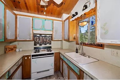 802 Knight Court, Lake Arrowhead, CA 92352 - Photo 16