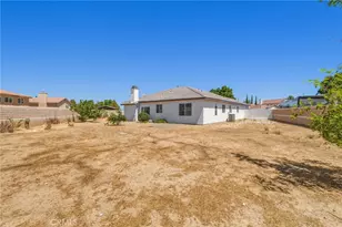 13900 Nelliebell, Victorville, CA 92392 - Photo 40