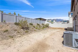 34942 S Serrano Sq, Yucaipa, CA 92399 - Photo 30