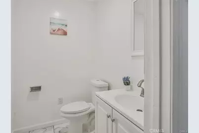 143 N Hobart Boulevard, Los Angeles, CA 90004 - Photo 22