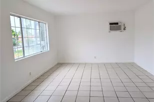 357 W Woodcrest St, Rialto, CA 92376 - Photo 4