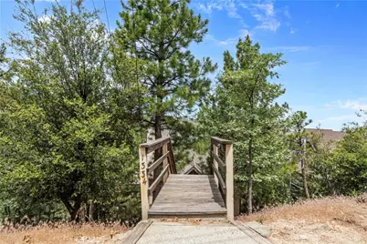 1334 St Anton, Lake Arrowhead, CA 92352 - Photo 4