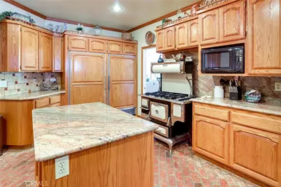 196 Hillcrest Court, Lake Arrowhead, CA 92352 - Photo 18