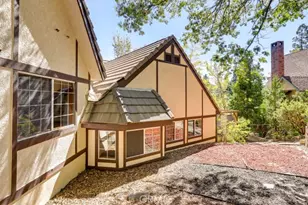 196 Hillcrest Ct, Lake Arrowhead, CA 92352 - Photo 10