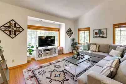 196 Hillcrest Court, Lake Arrowhead, CA 92352 - Photo 12