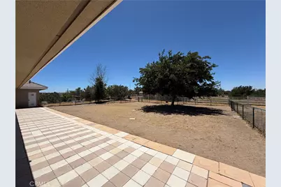 9126 Kittering Road, Oak Hills, CA 92344 - Photo 52