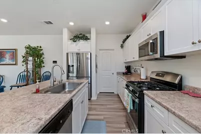 17109 Gray Pine Place, San Bernardino, CA 92407 - Photo 6