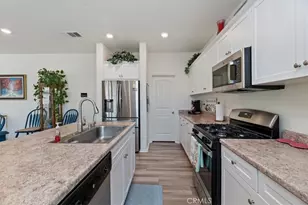 17109 Gray Pine Pl, San Bernardino, CA 92407 - Photo 6
