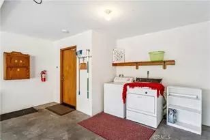 975 Teakwood Dr, Lake Arrowhead, CA 92352 - Photo 28