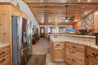 525 E Angeles Boulevard, Big Bear City, CA 92314 - Photo 12