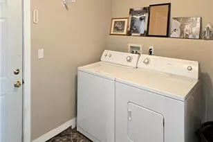 2097 Fox, Big Bear City, CA 92314 - Photo 18