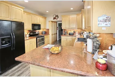 2097 Fox, Big Bear City, CA 92314 - Photo 12
