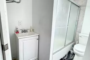 958 E 105th, Los Angeles, CA 90002 - Photo 14