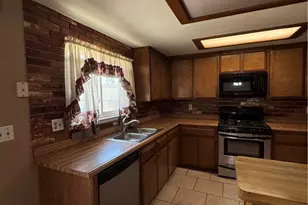 9765 Sycamore, Fontana, CA 92335 - Photo 6
