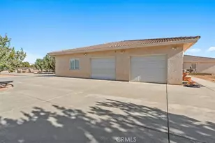 6976 Cataba, Oak Hills, CA 92344 - Photo 36