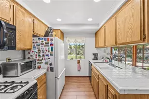 1171 Canyon View Ln, Colton, CA 92324 - Photo 8