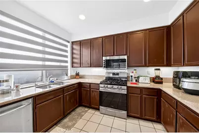 9123 Blue Flag Street, Corona, CA 92883 - Photo 16
