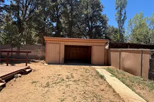 329 Downey, Big Bear City, CA 92314 - Photo 32