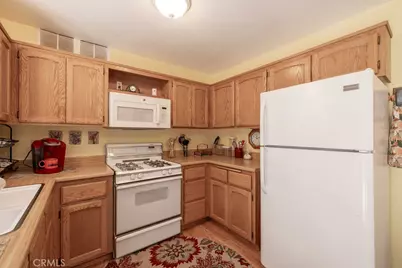 952 D, Big Bear City, CA 92314 - Photo 10