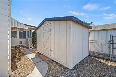 1462 Rainbrook Way, Corona, CA 92882 - Photo 30