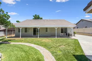 35653 Oak Creek, Yucaipa, CA 92399 - Photo 40