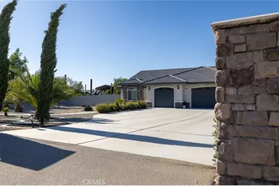 14978 Palm, Hesperia, CA 92345 - Photo 6