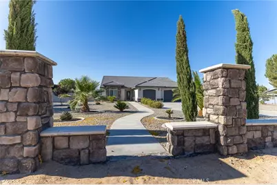 14978 Palm, Hesperia, CA 92345 - Photo 2
