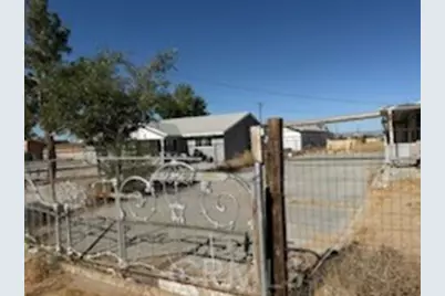 36827 Hillview Road, Hinkley, CA 92347 - Photo 2