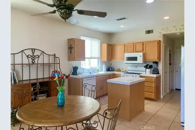 33111 Eagle Point, Yucaipa, CA 92399 - Photo 4