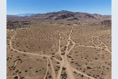 1 Fairview Valley, Apple Valley, CA 92307 - Photo 4
