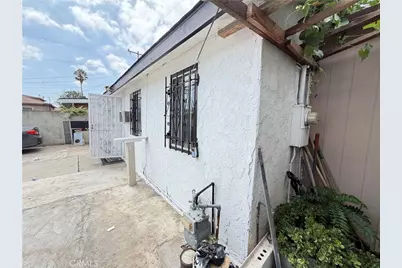 1249 W 90th Place, Los Angeles, CA 90044 - Photo 10