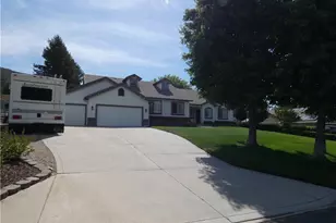 13747 Meadow View Ln, Yucaipa, CA 92399 - Photo 12