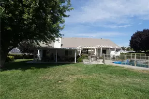 13747 Meadow View Ln, Yucaipa, CA 92399 - Photo 8