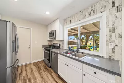 9447 Stirrup Street, Jurupa Valley, CA 92509 - Photo 12