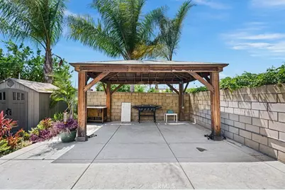 18054 Granada, Fontana, CA 92335 - Photo 10