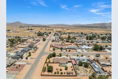 22117 Cholena, Apple Valley, CA 92307 - Photo 4