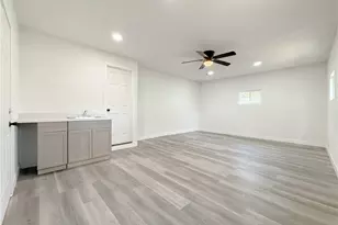 718 E 103rd Pl, Los Angeles, CA 90002 - Photo 26
