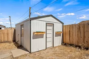 441 F, Needles, CA 92363 - Photo 20
